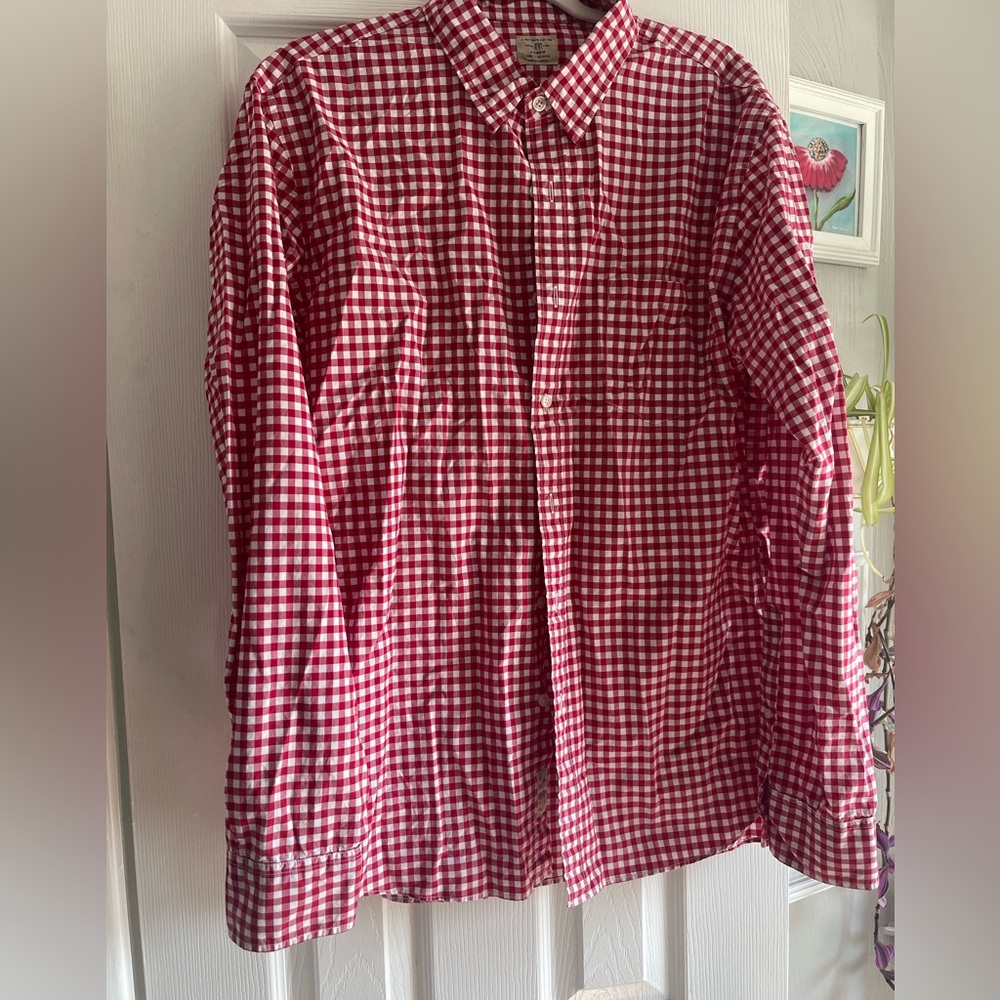 J CREW Men’s checked button down